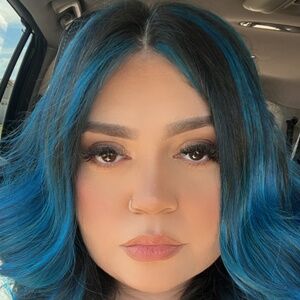 Meet your Posher, Querida